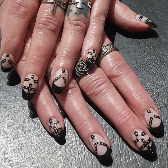 Les ongles chics et rock d'Annie - manucure à Kingersheim, proche Mulhouse